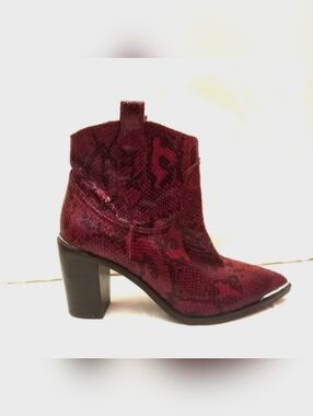 STEVE MADDEN Zora Mid-calf Snakeskin Print Western Style Boot, size 6.5M